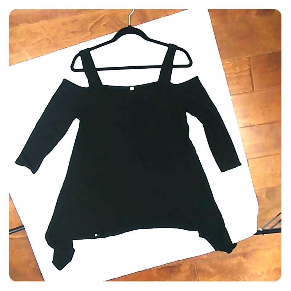 NWOT Blk Asymmetrical Cold Shoulder Tank Tunic L